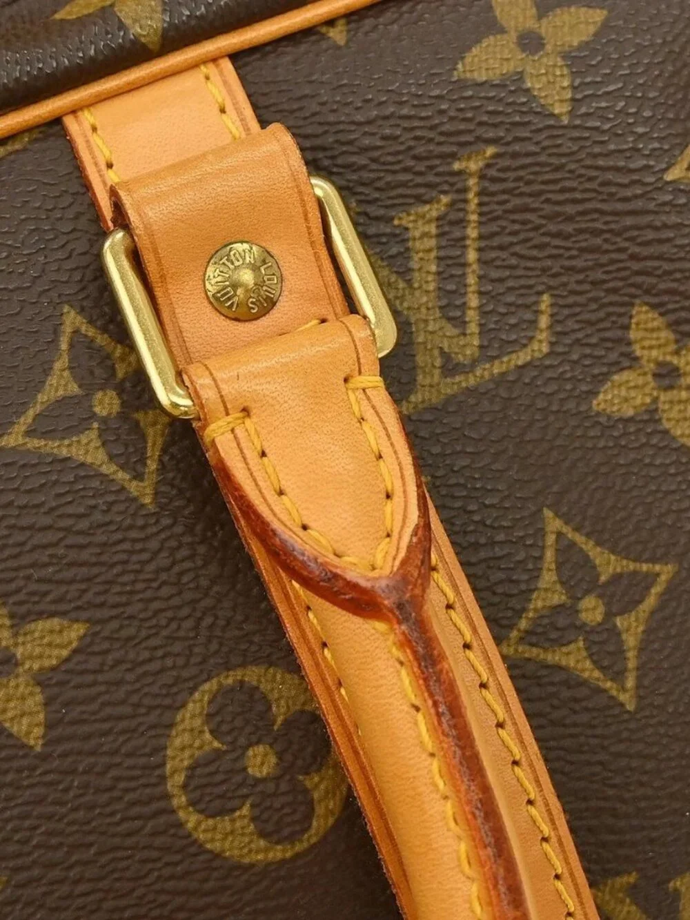 LOUIS VUITTON PORTE DOCUMENTS VOYAGE HANDBAG